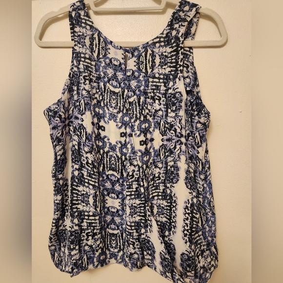 Violet & Claire Tops - Violet & Claire Flowy Blue/White Sleeveless Top Top